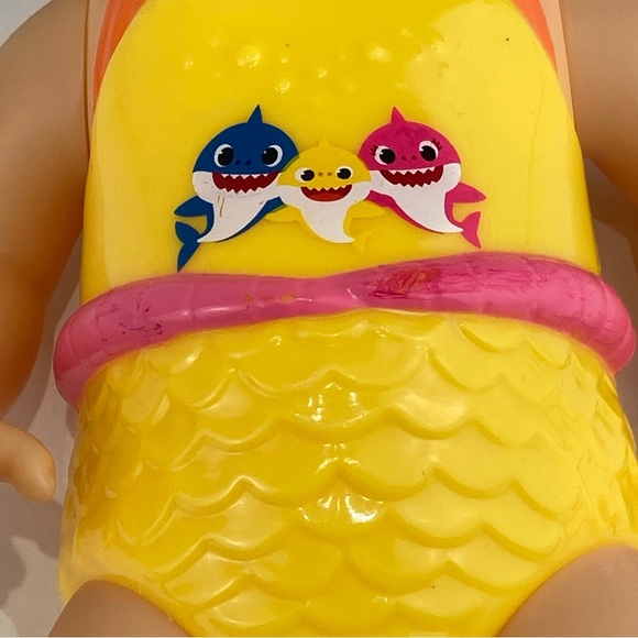 Hasbro Baby Alive Baby Shark Doll Brown Hair Green Eyes  (Doll only) - Picture 16 of 17